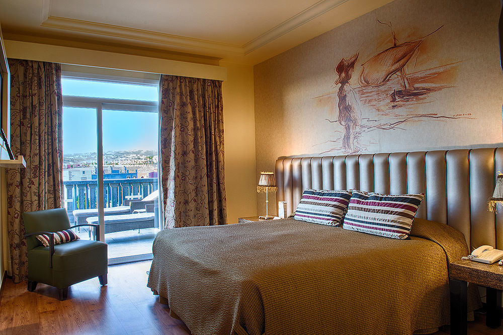 لوبيسان فيلا دي كوندي ريزورت آند ثالاسو ميلونيذاس المظهر الخارجي الصورة A room at the hotel