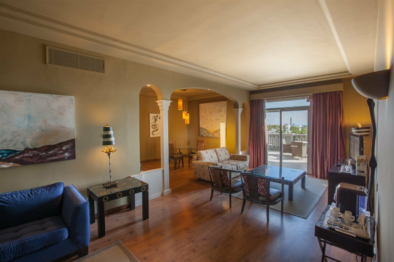 لوبيسان فيلا دي كوندي ريزورت آند ثالاسو ميلونيذاس المظهر الخارجي الصورة A suite at the Hilton San Diego Bayfront