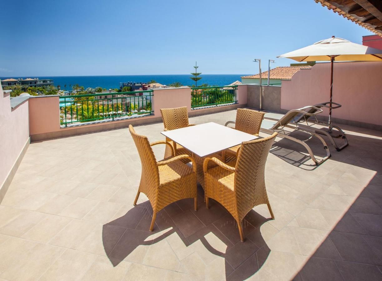 لوبيسان فيلا دي كوندي ريزورت آند ثالاسو ميلونيذاس المظهر الخارجي الصورة A rooftop terrace