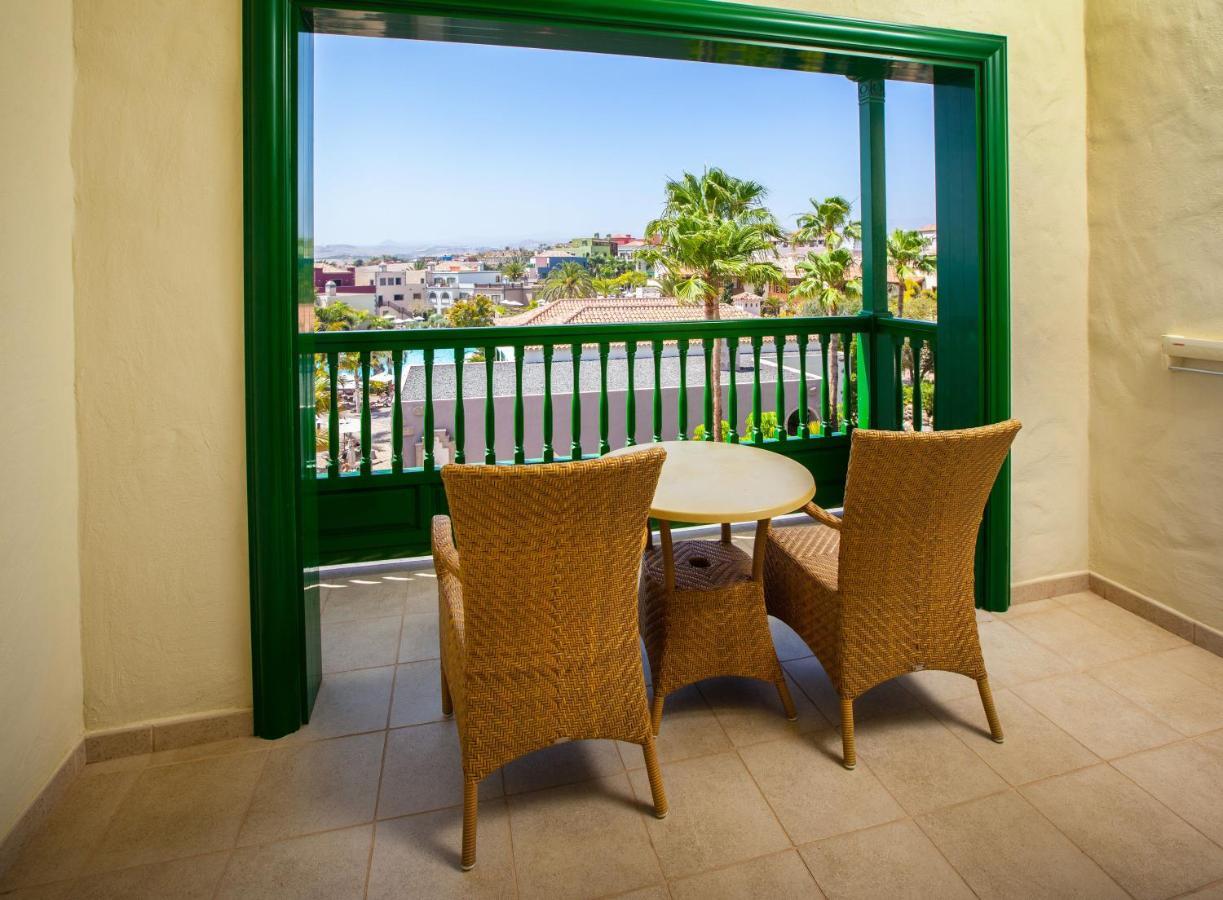 لوبيسان فيلا دي كوندي ريزورت آند ثالاسو ميلونيذاس المظهر الخارجي الصورة A balcony